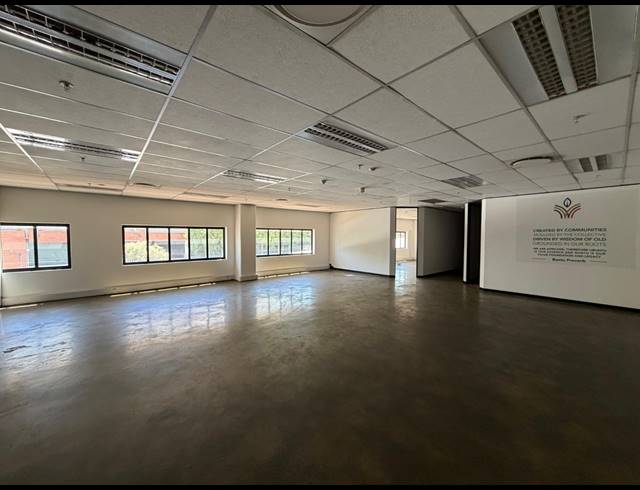 8,125M² WAREHOUSE TO LET IN HALFWAY HOUSE